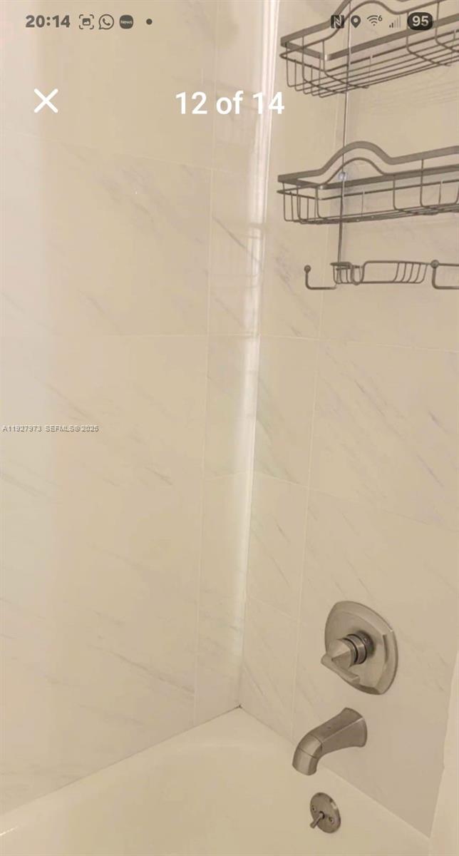 HOLLYWOOD LITTLE RANCHES - Residential Lease