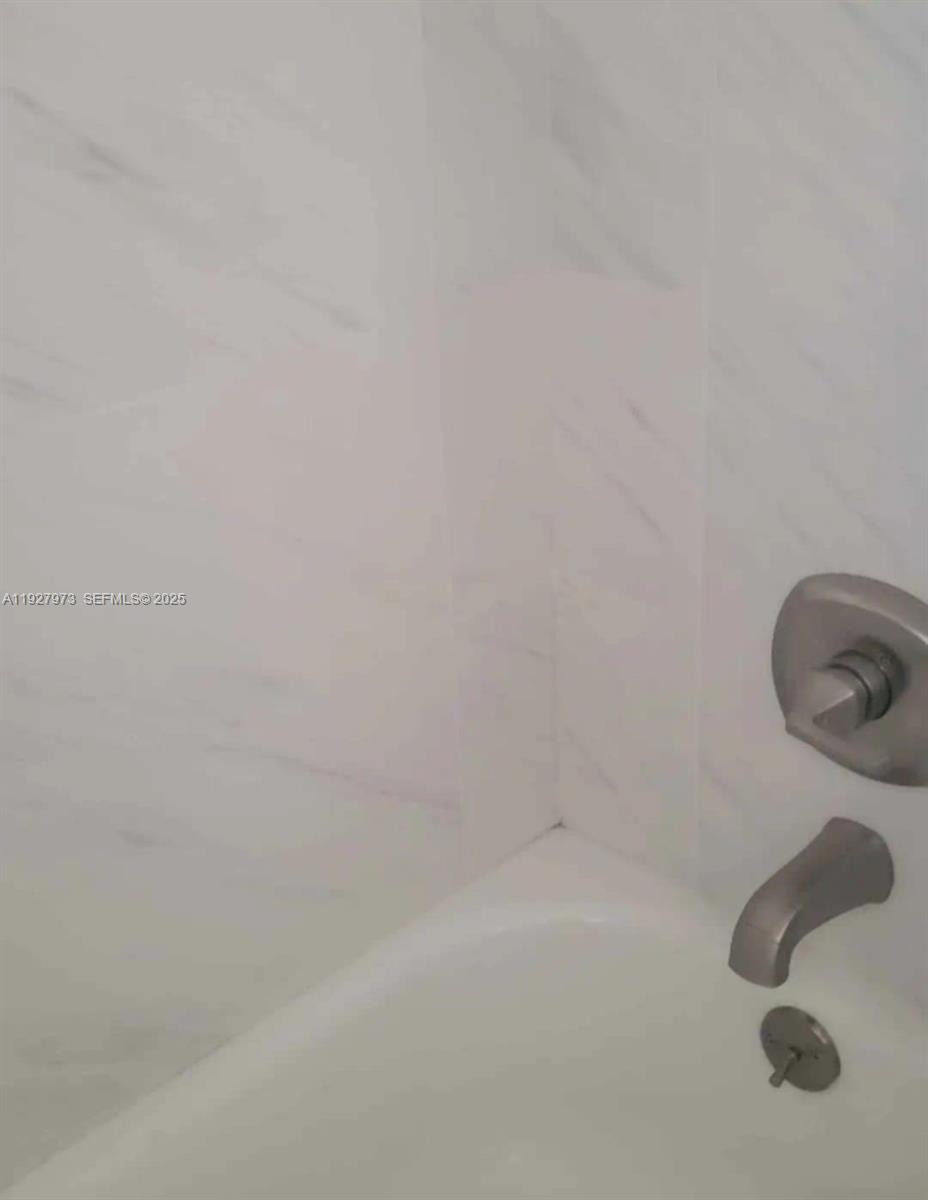 HOLLYWOOD LITTLE RANCHES - Residential Lease