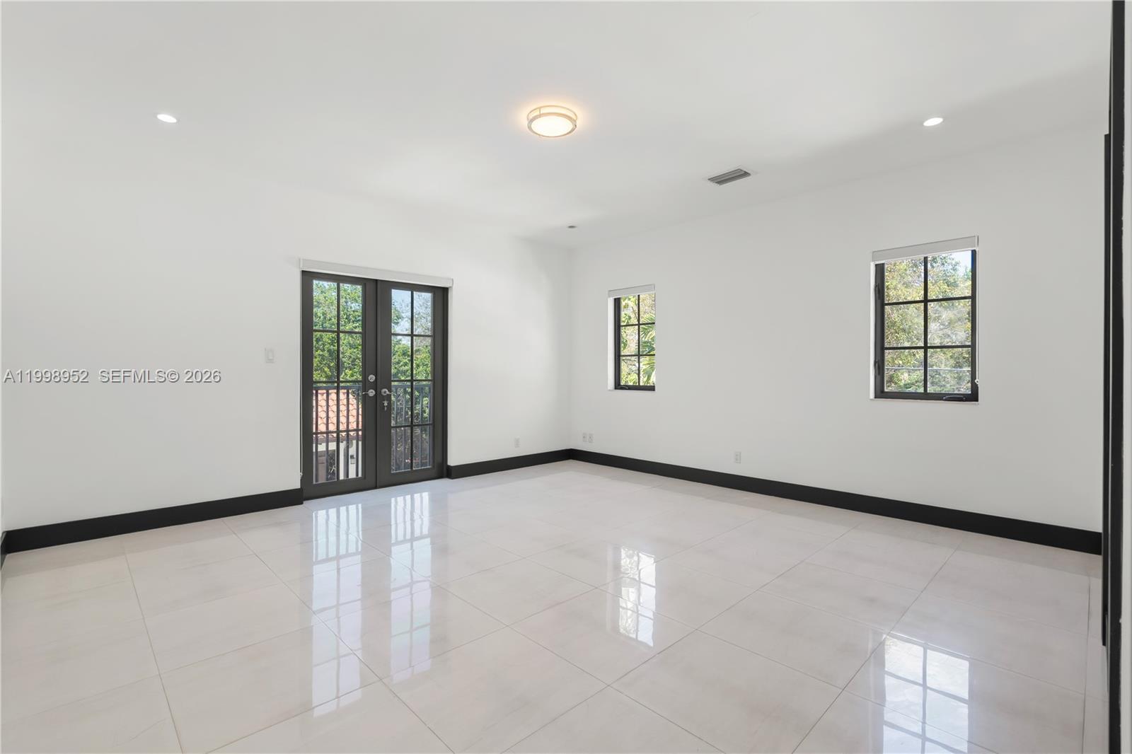 CORAL GABLES SEC B - Residential Lease