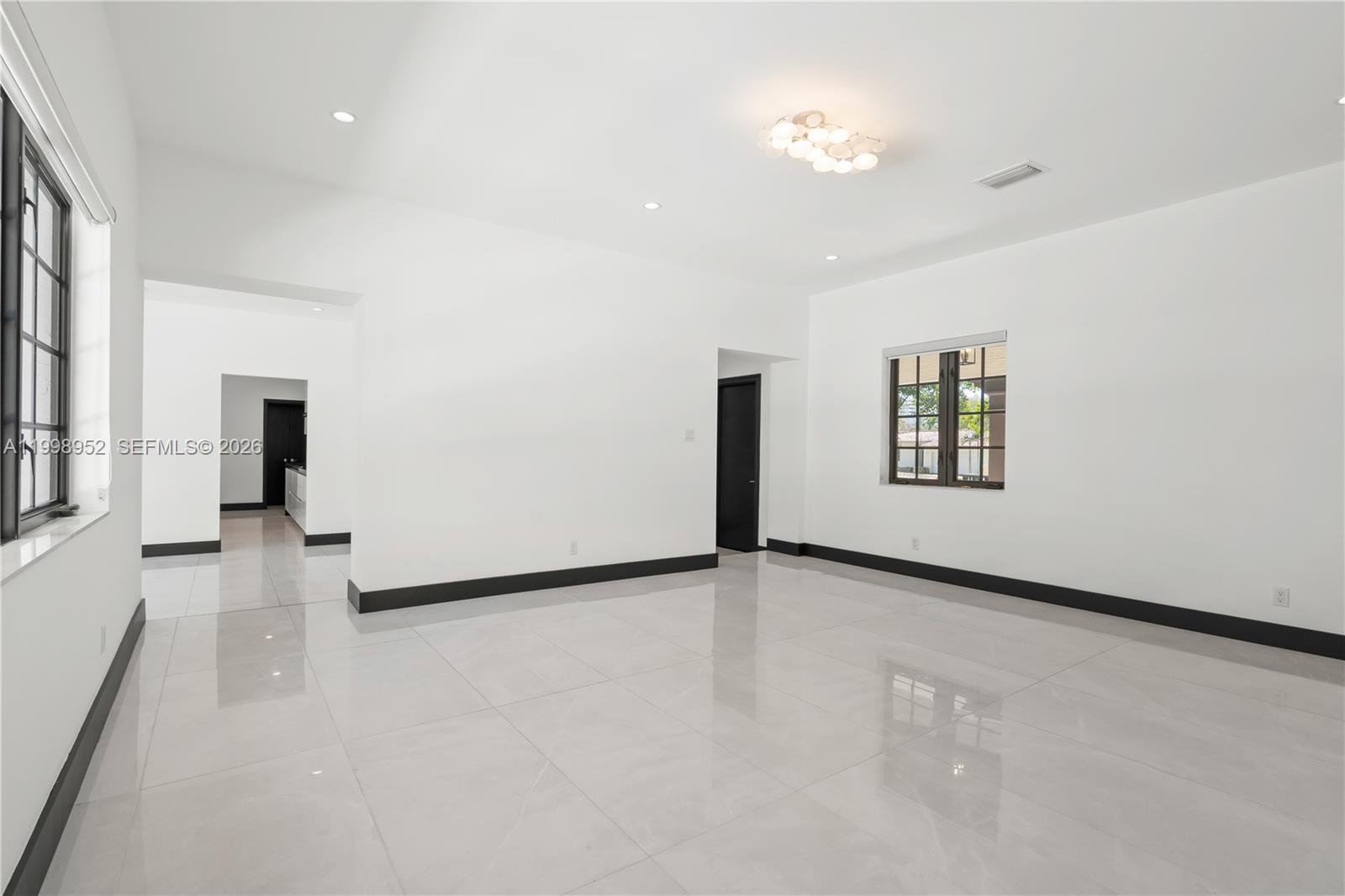 CORAL GABLES SEC B - Residential Lease