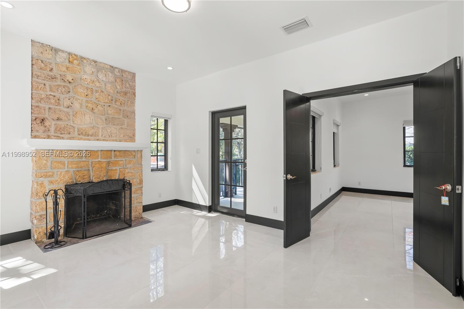 CORAL GABLES SEC B - Residential Lease