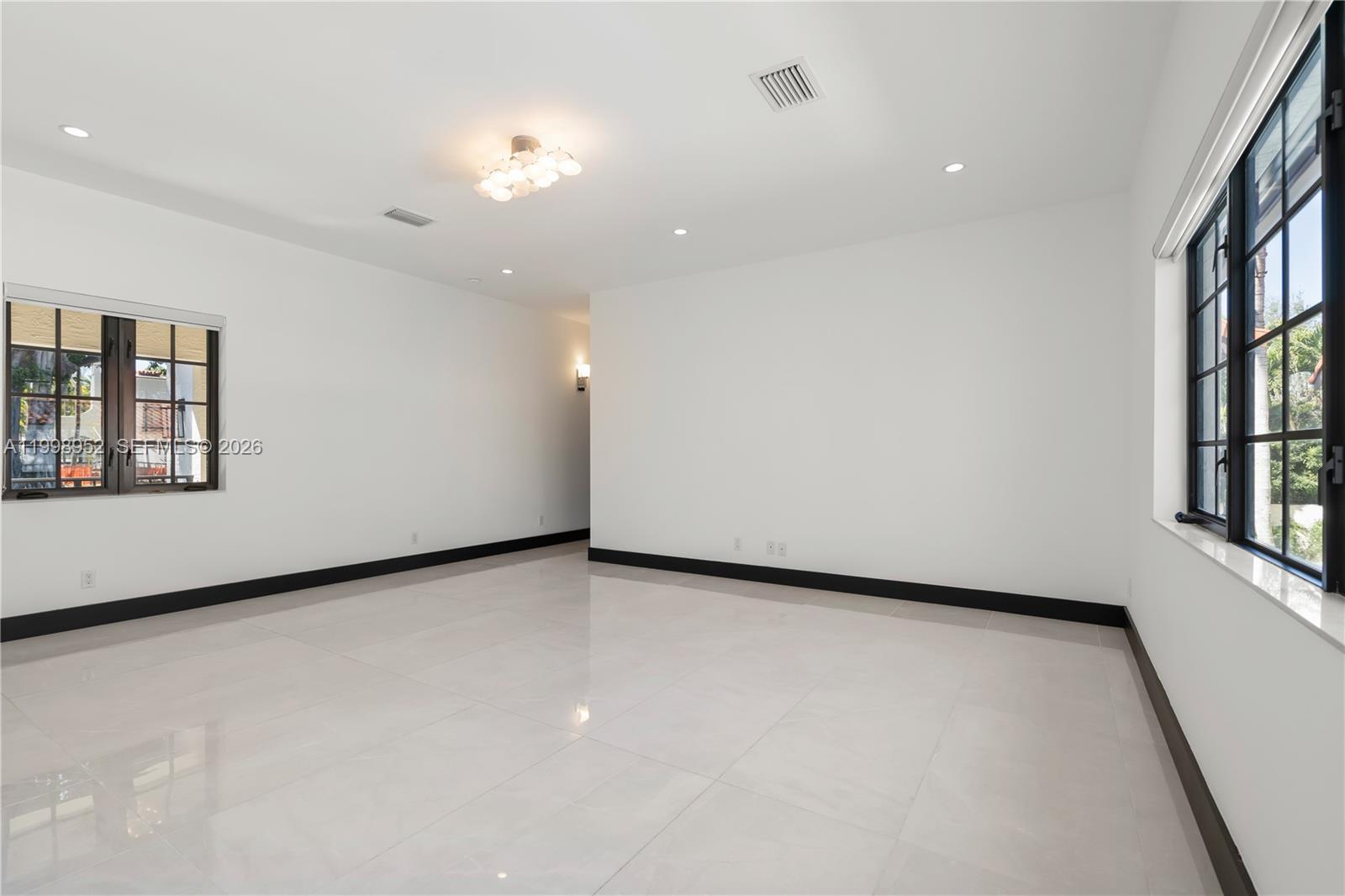 CORAL GABLES SEC B - Residential Lease