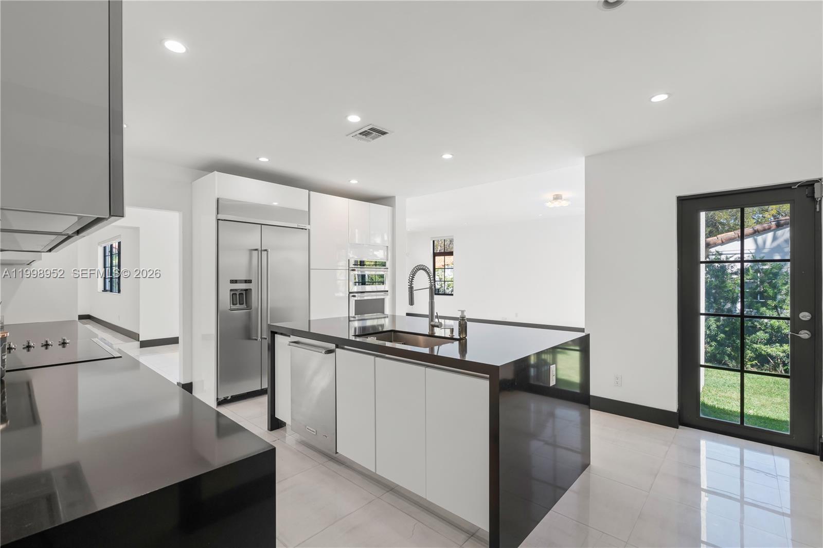 CORAL GABLES SEC B - Residential Lease