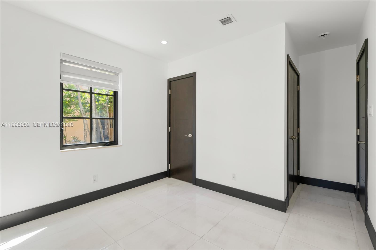 CORAL GABLES SEC B - Residential Lease