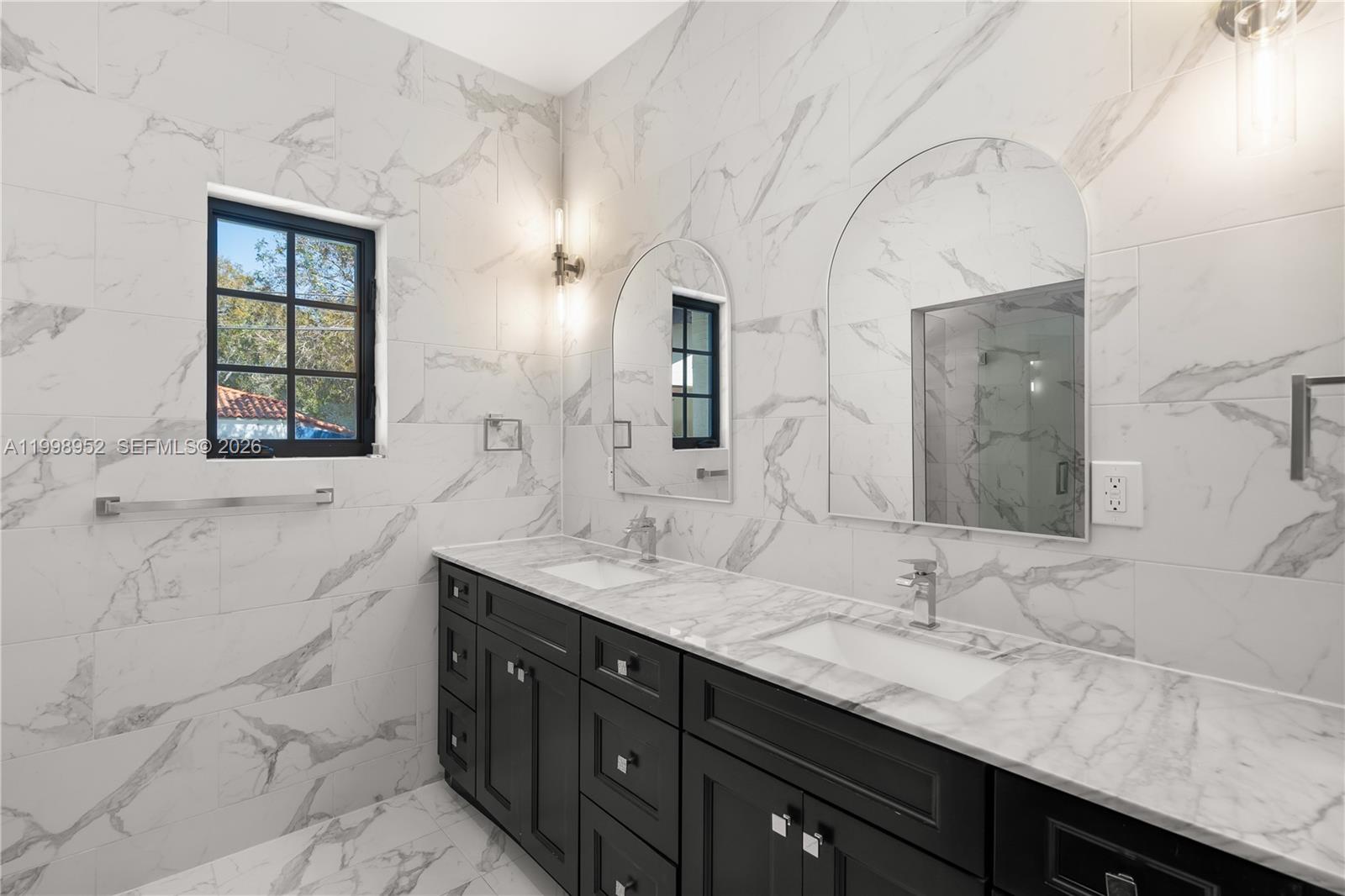 CORAL GABLES SEC B - Residential Lease