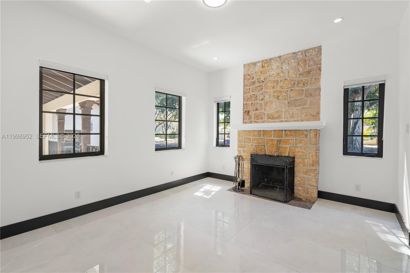 CORAL GABLES SEC B - Residential Lease