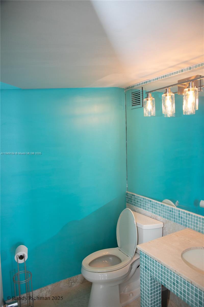 CHARTER CLUB CONDO - Residential Lease