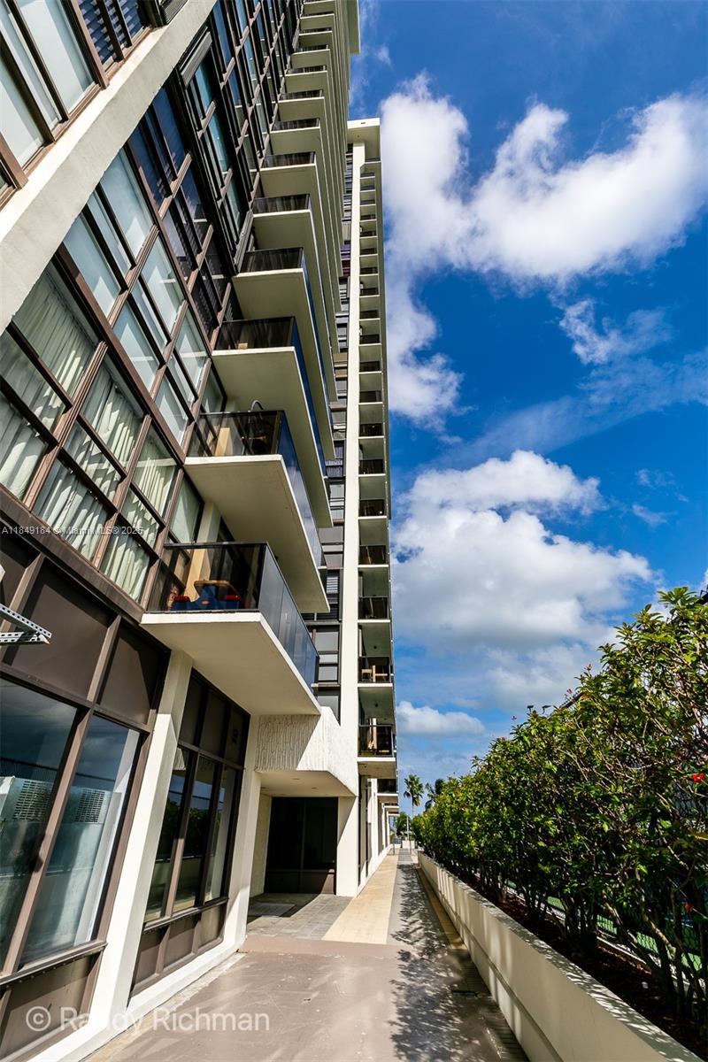 CHARTER CLUB CONDO - Residential Lease