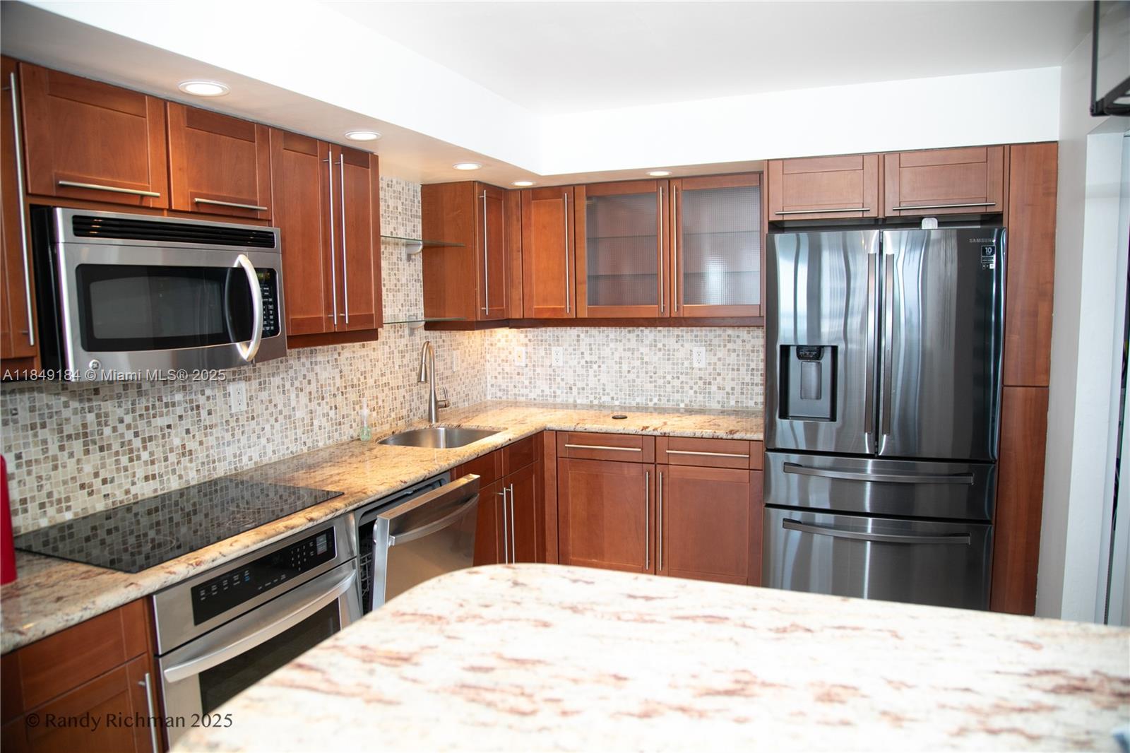 CHARTER CLUB CONDO - Residential Lease