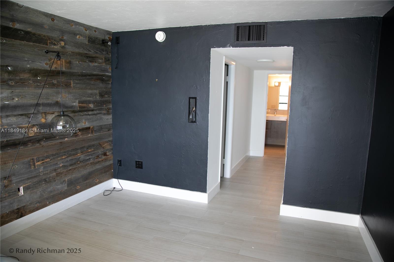 CHARTER CLUB CONDO - Residential Lease