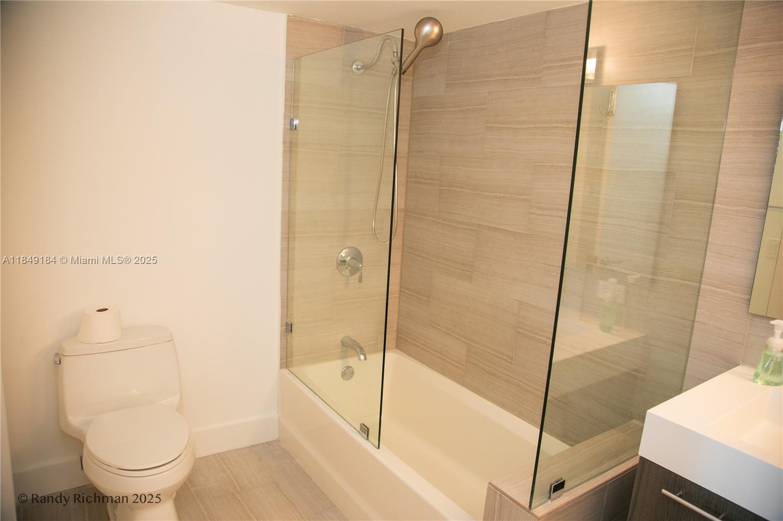 CHARTER CLUB CONDO - Residential Lease