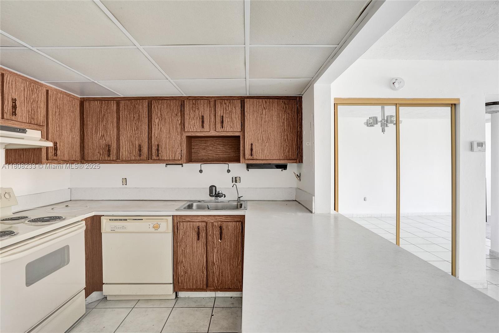 7100 NW 17th St 306