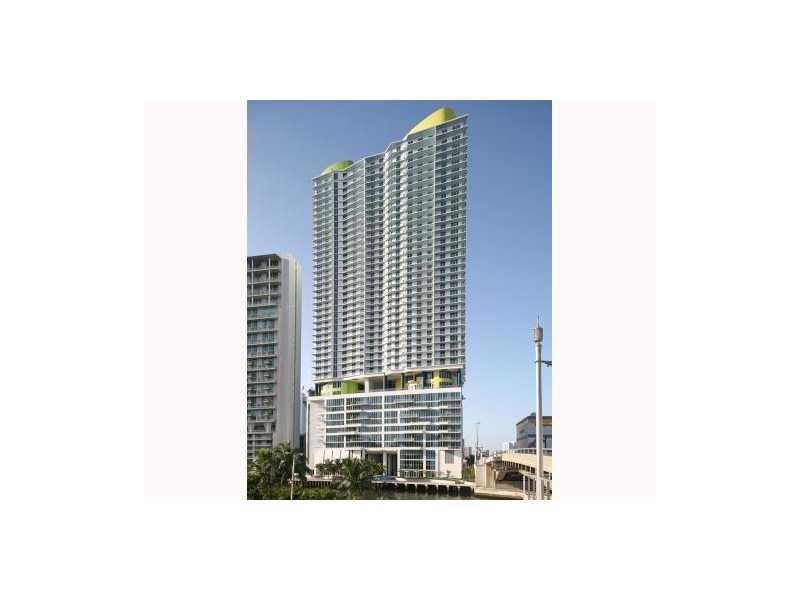CORNER UNIT. ALL BEDROOMS WITH BALCONY ACCESS. BEAUTIFUL NORTH VIEW TO DOWNTOWN AND RIVER. ONE PARKING INCLUDED. EXTRA PARKING AVALIBLE FOR FEE. MARBLE FLOORS,NEW APPLIANCES AND ITALIAN CABINETRY. NEW A/C UNIT. FRESHLY PAINTED. FULL SERVICE BUILDING WITH SECURITY AND FITNESS CENTER.