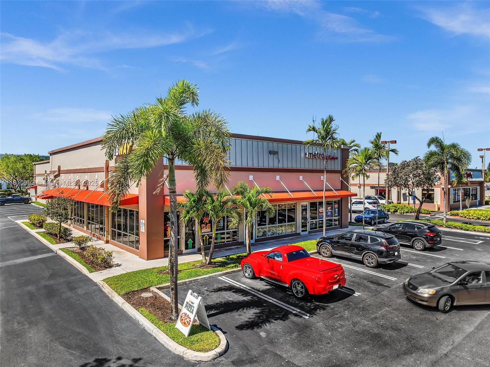 Address: 3948 Pembroke Road - Pembroke Park, FL. Size: 795 SQFT. Price: $2,800/month. Vacant and featuring neighboring businesses such as Wendy's, Subway, T-Mobile, several restaurants and many others this retail bay is ideal for businesses seeking a high traffic plaza located 2 minutes from I-95 and 8 minutes to the Florida Turnpike.