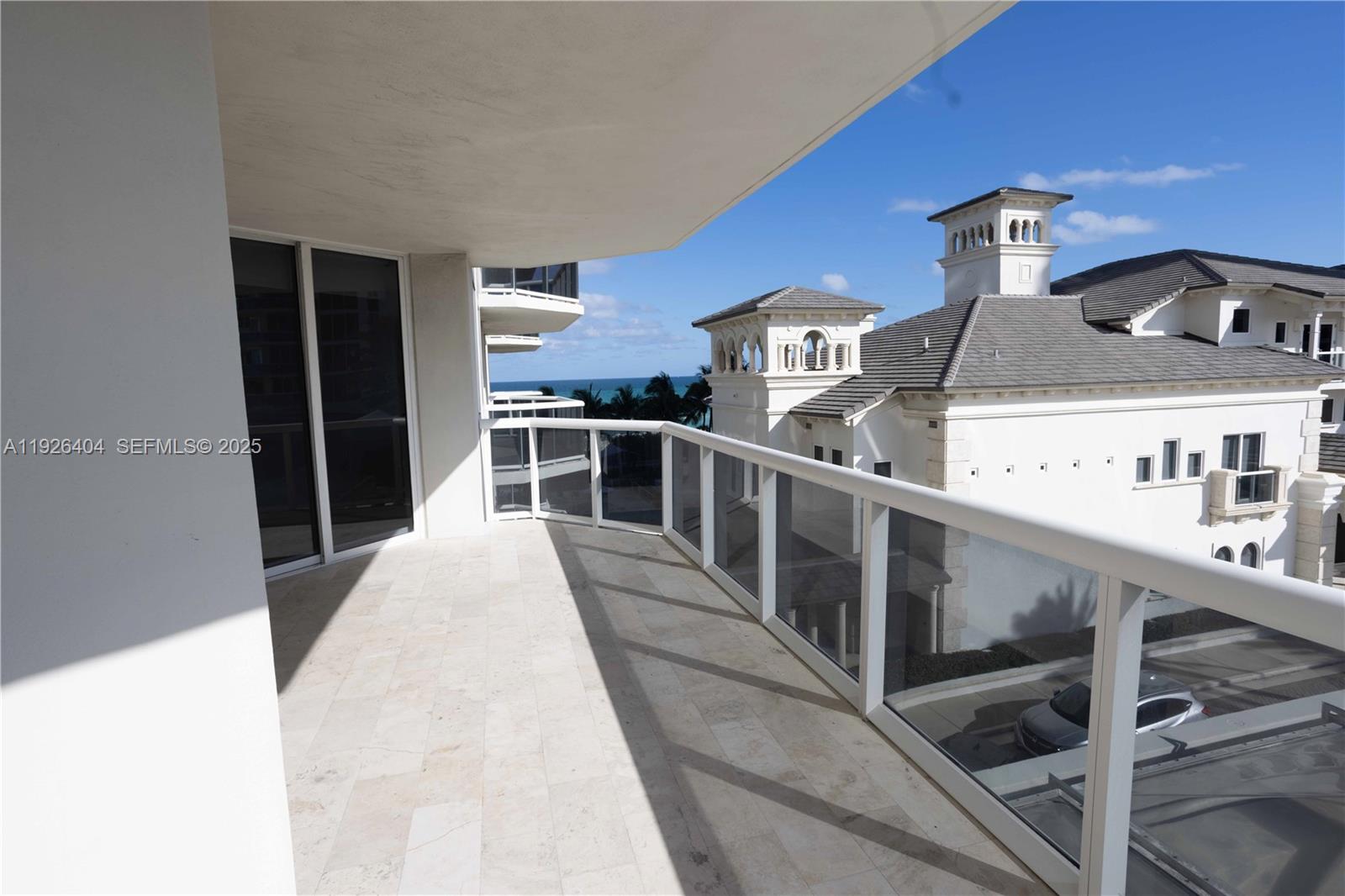 4779 Collins Ave 504