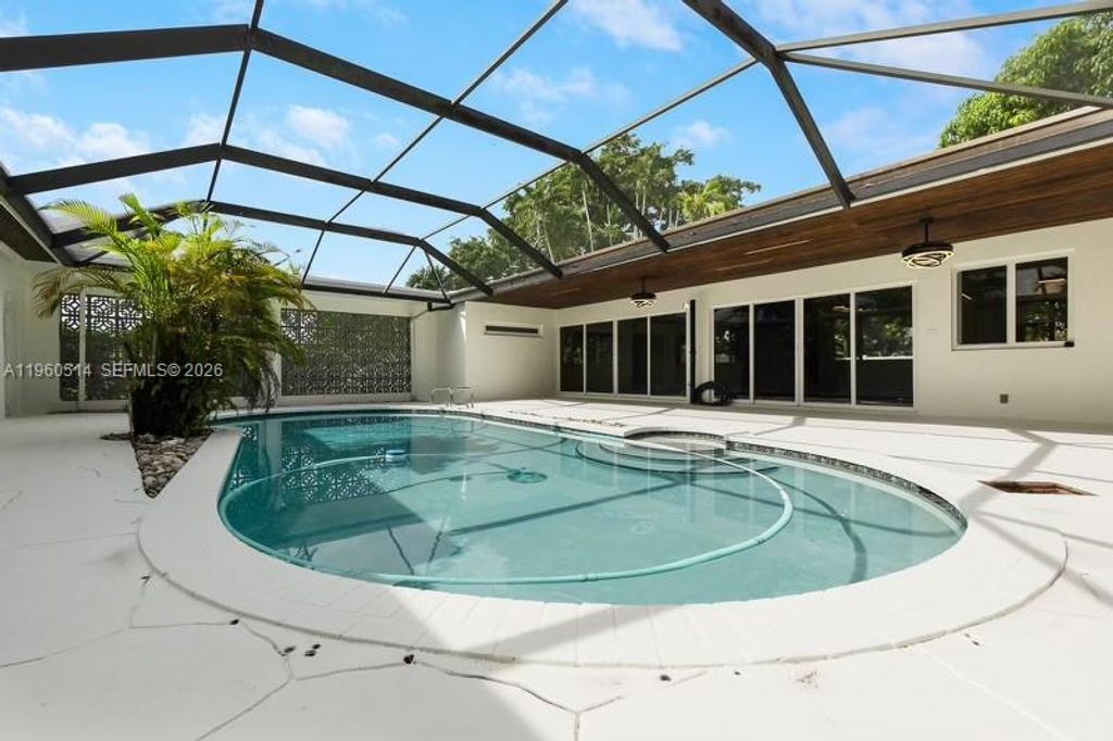 Photo of 4731 Pierce St, Hollywood, FL 33021 (MLS # A11960514)