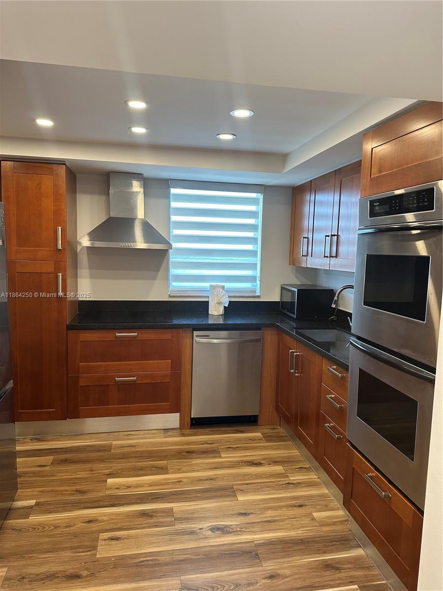 66 Valencia Ave PH1C