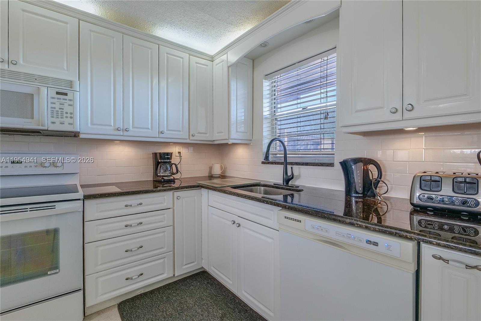 GREENS OF INVERRARY PHASE - Residential