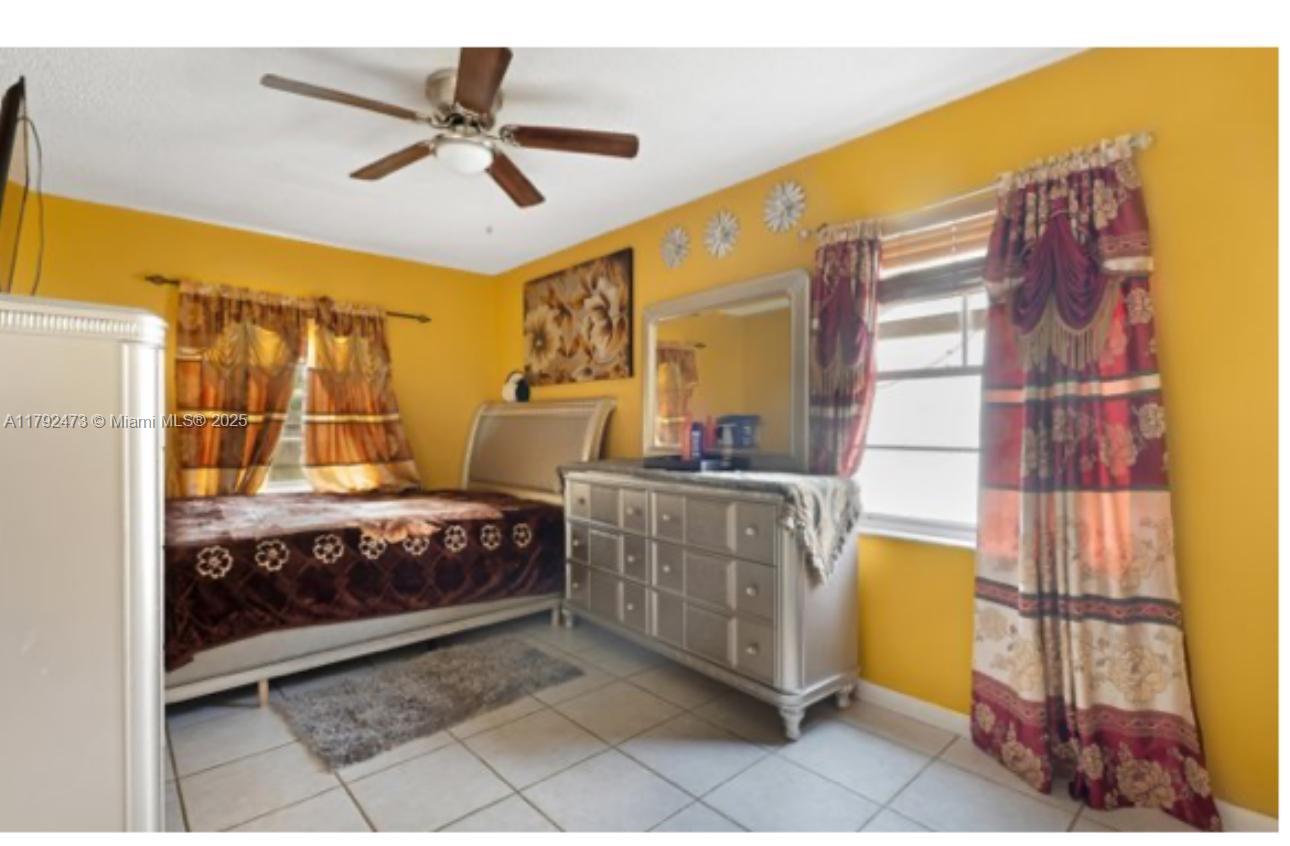 11233 W Model Cir W