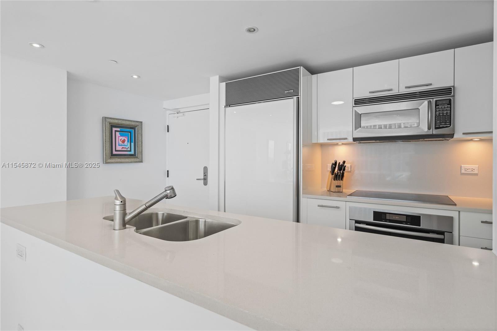 6801 Collins Ave 1206