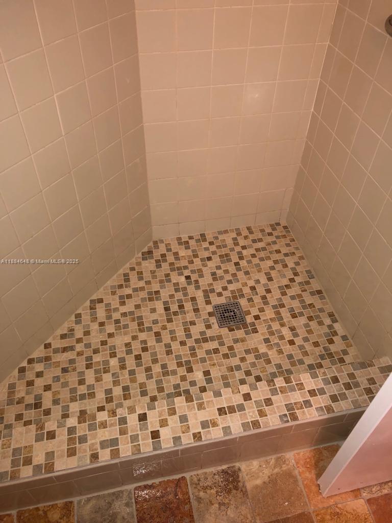 LAKE POINTE 8 CONDO - Residential