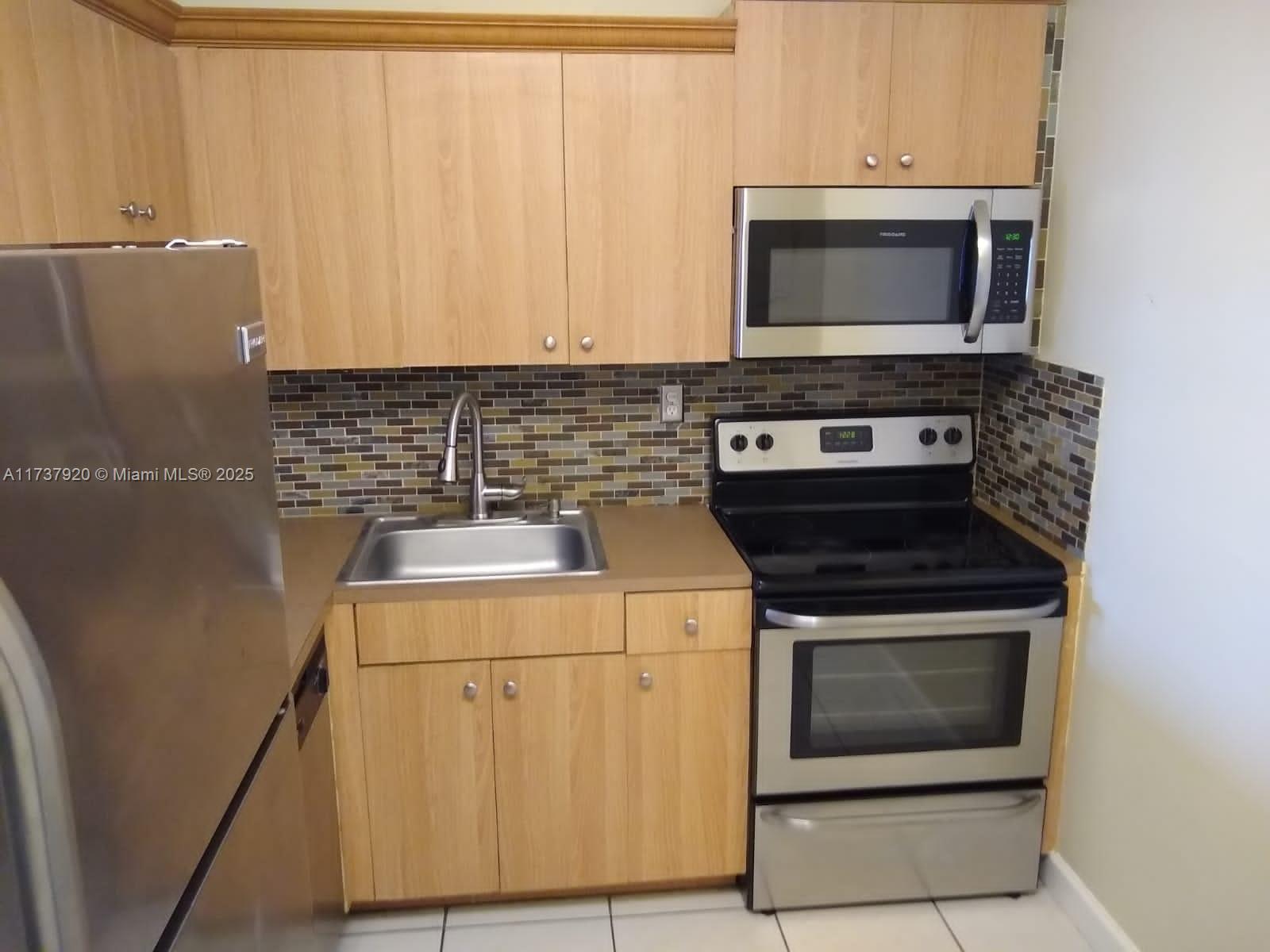 THE BERKELEY CONDO - Residential
