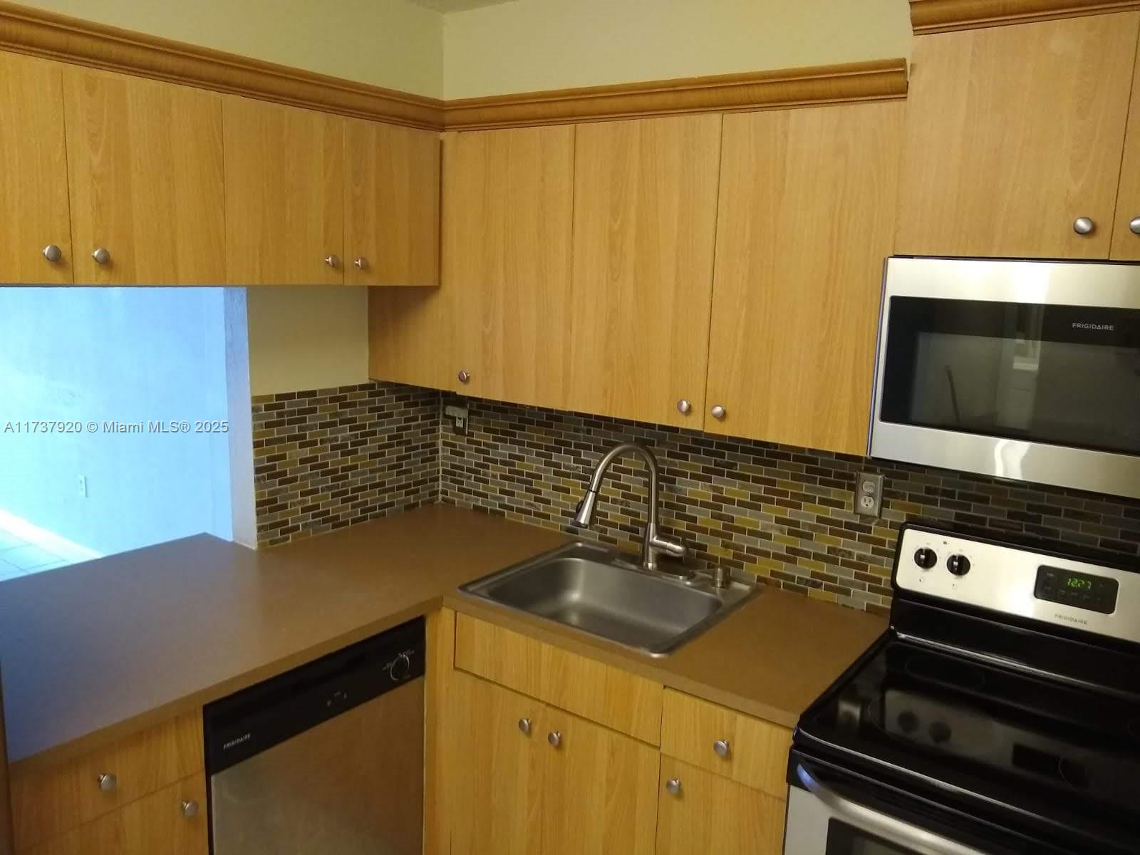 THE BERKELEY CONDO - Residential