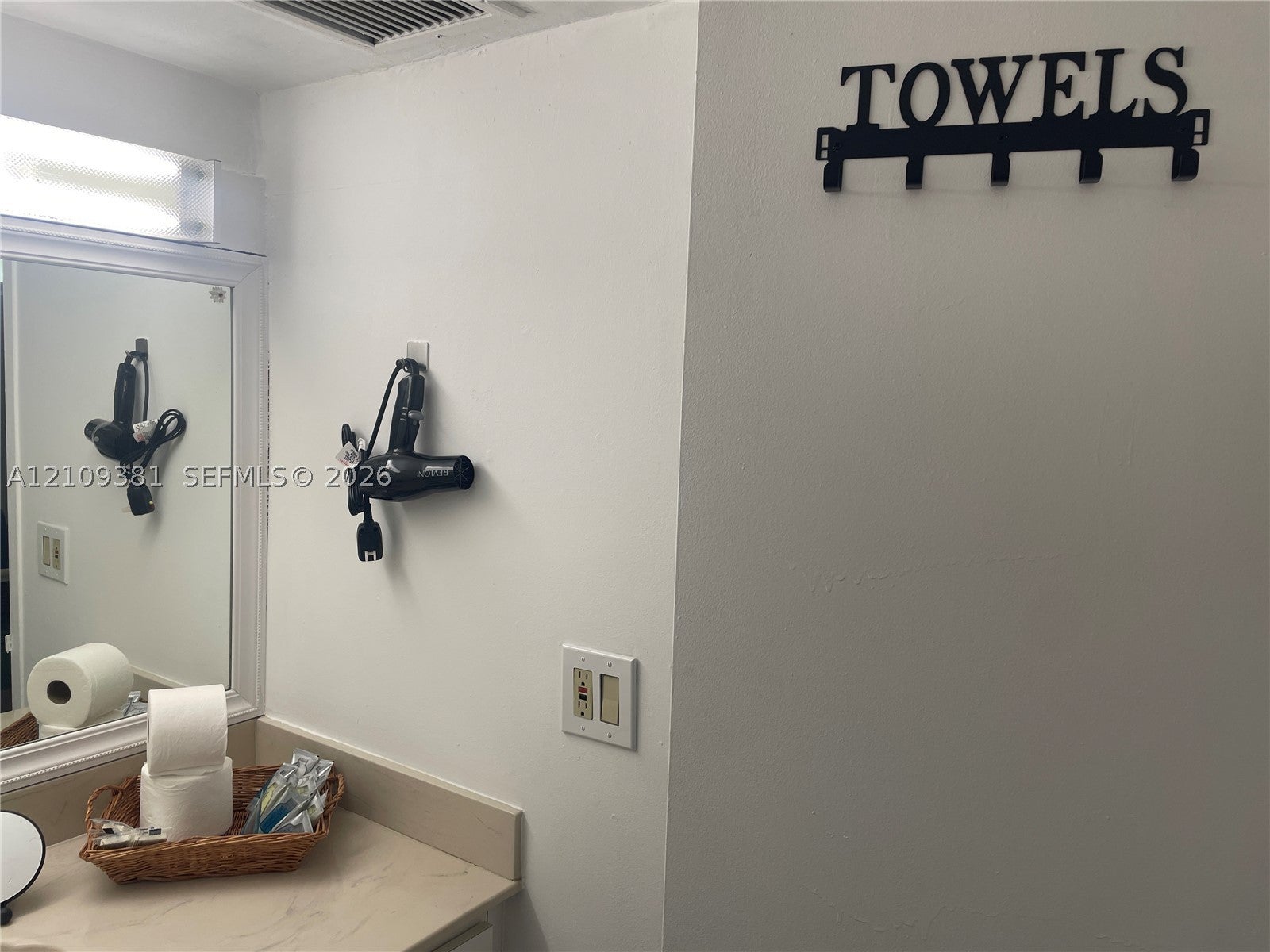 26 Diplomat Pkwy 2351