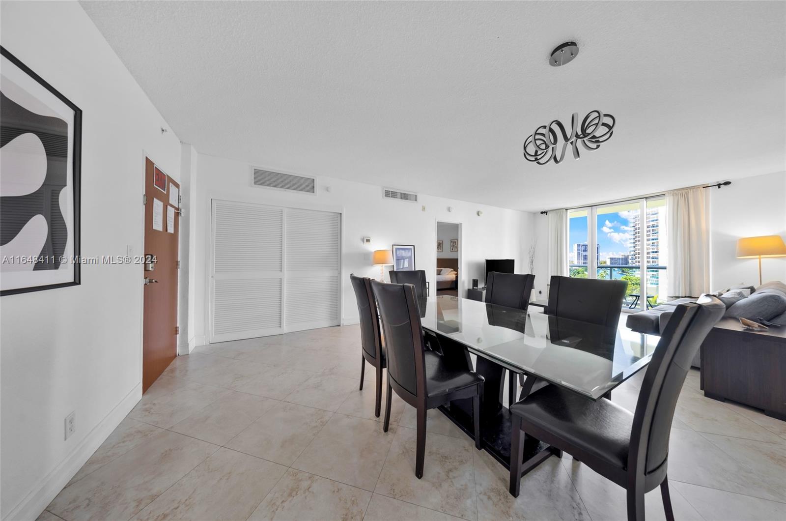 TIDES ON HOLLYWOOD BEACH - Residential