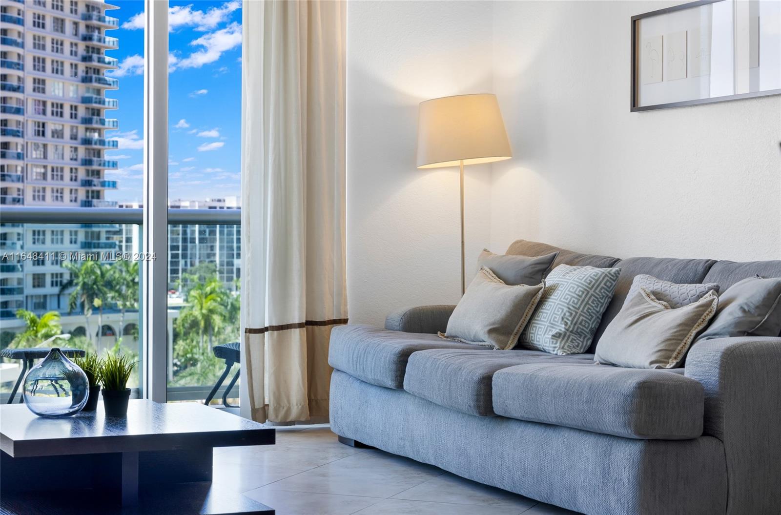 TIDES ON HOLLYWOOD BEACH - Residential