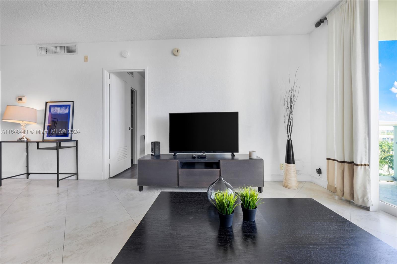 TIDES ON HOLLYWOOD BEACH - Residential