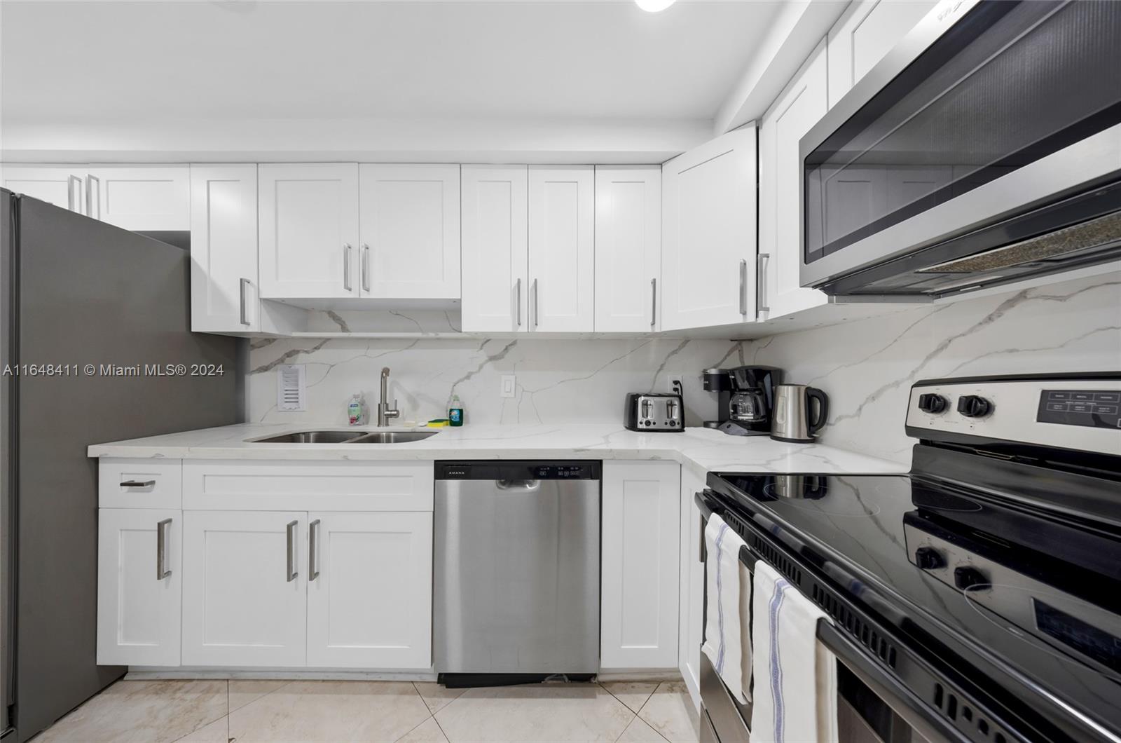 TIDES ON HOLLYWOOD BEACH - Residential