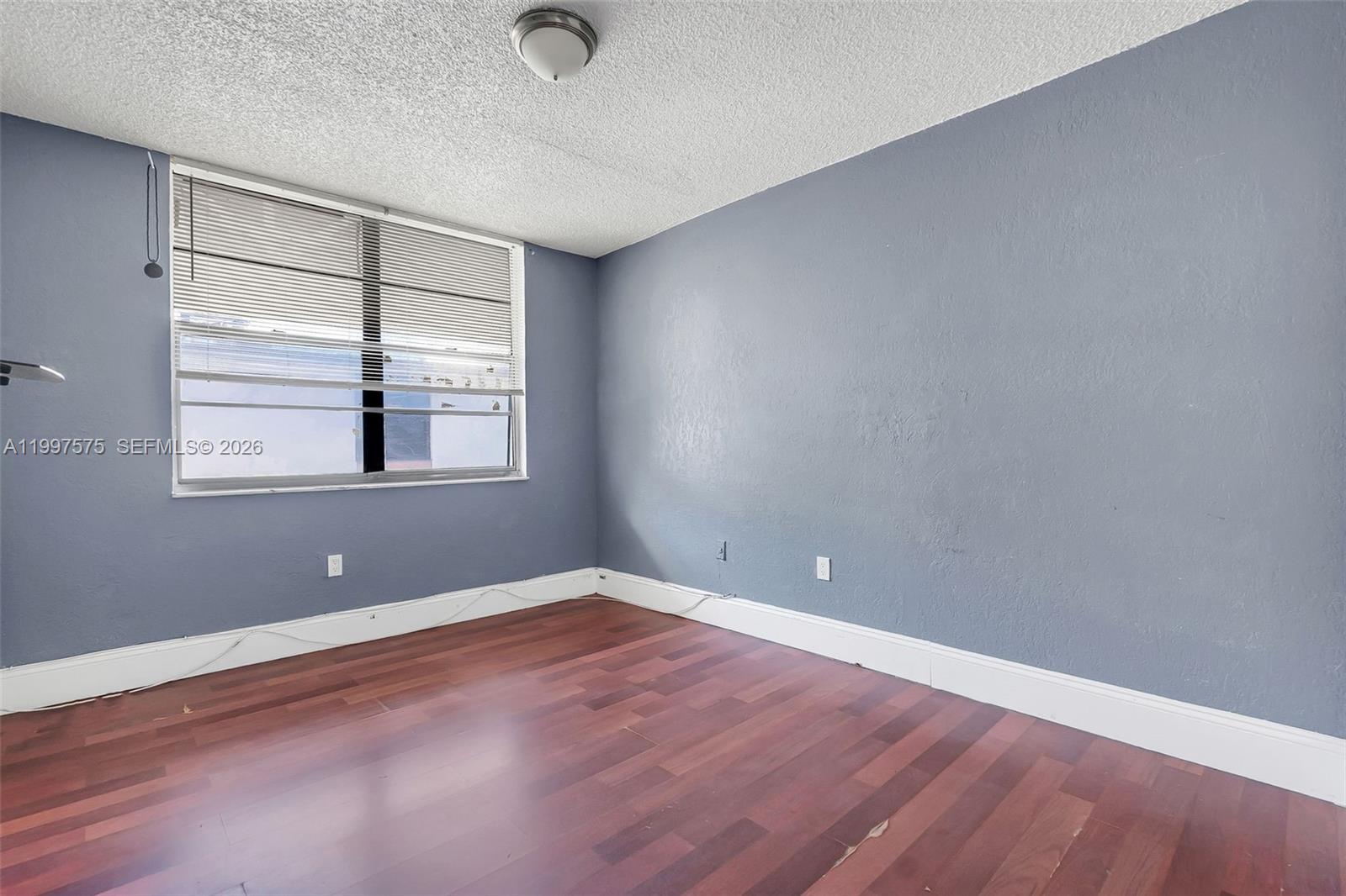 TREE GARDEN CONDO - Residential