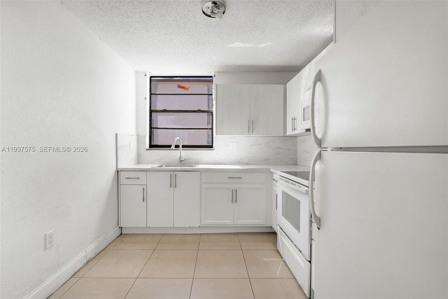 Great investor opportunity! This condo in the Tree Garden community of Lauderhill offer 3 ample bedrooms, 2.5 newly remodeled bathrooms, updated kitchen and flooring with an in-unit oversized laundry room. Freshly painted. Walk in closets. Centrally located near major highways and lots of shopping and dining options. No rental restrictions.