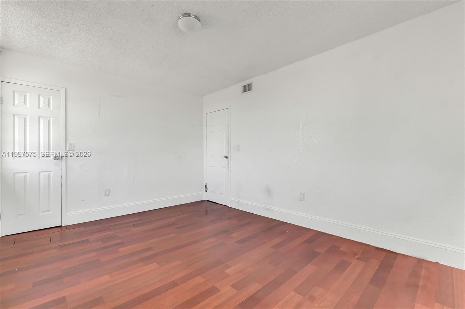 TREE GARDEN CONDO - Residential