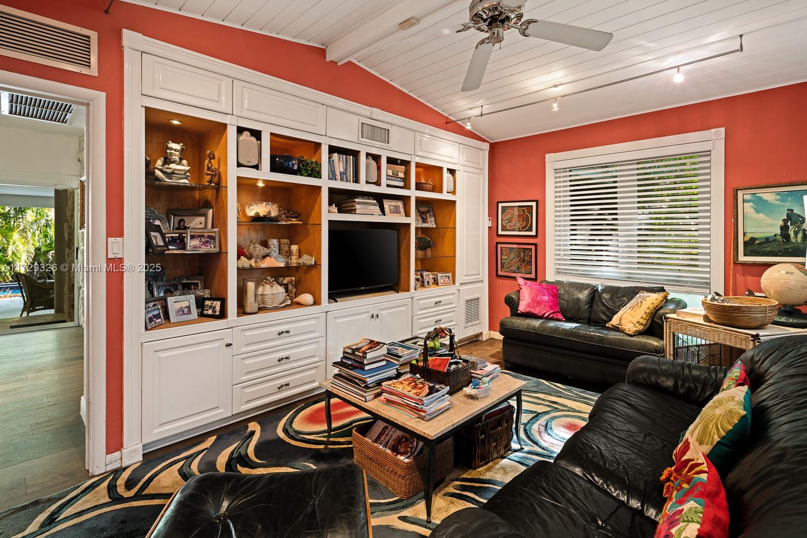 MASHTA ISLAND - Residential