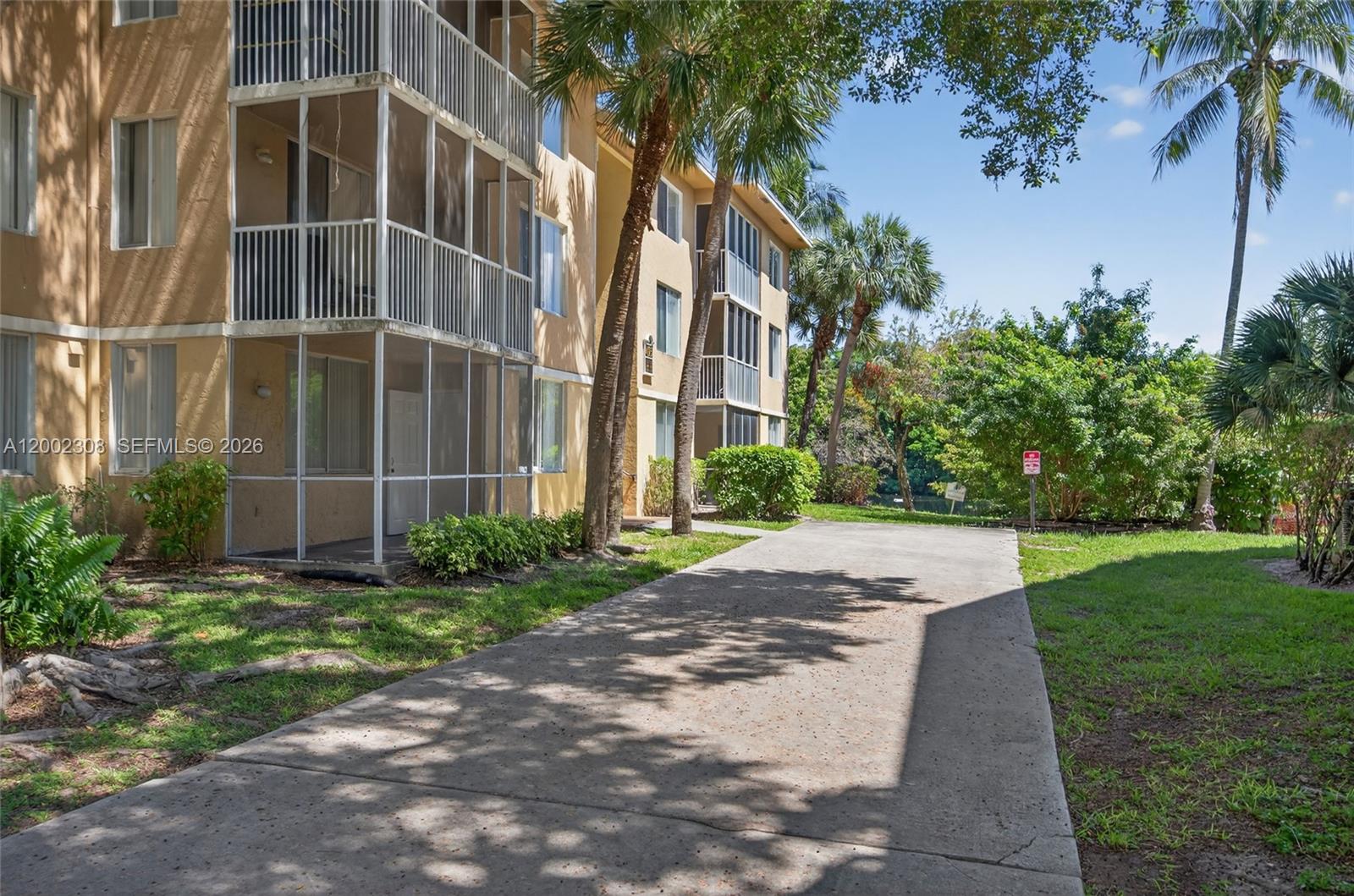 WINDWARD LAKES CONDO - Residential Lease