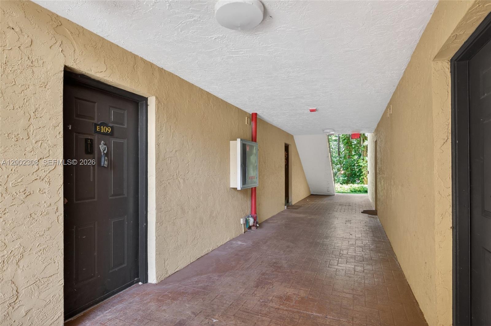 WINDWARD LAKES CONDO - Residential Lease