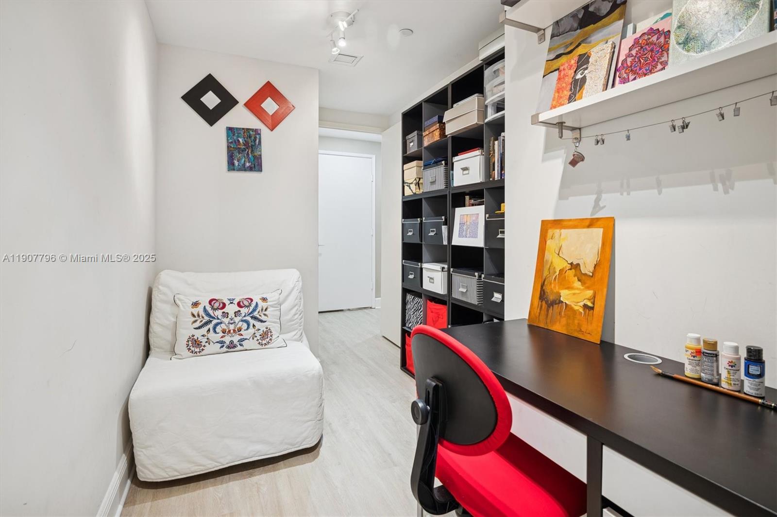 CLUB TOWER ONE CONDO - Residential