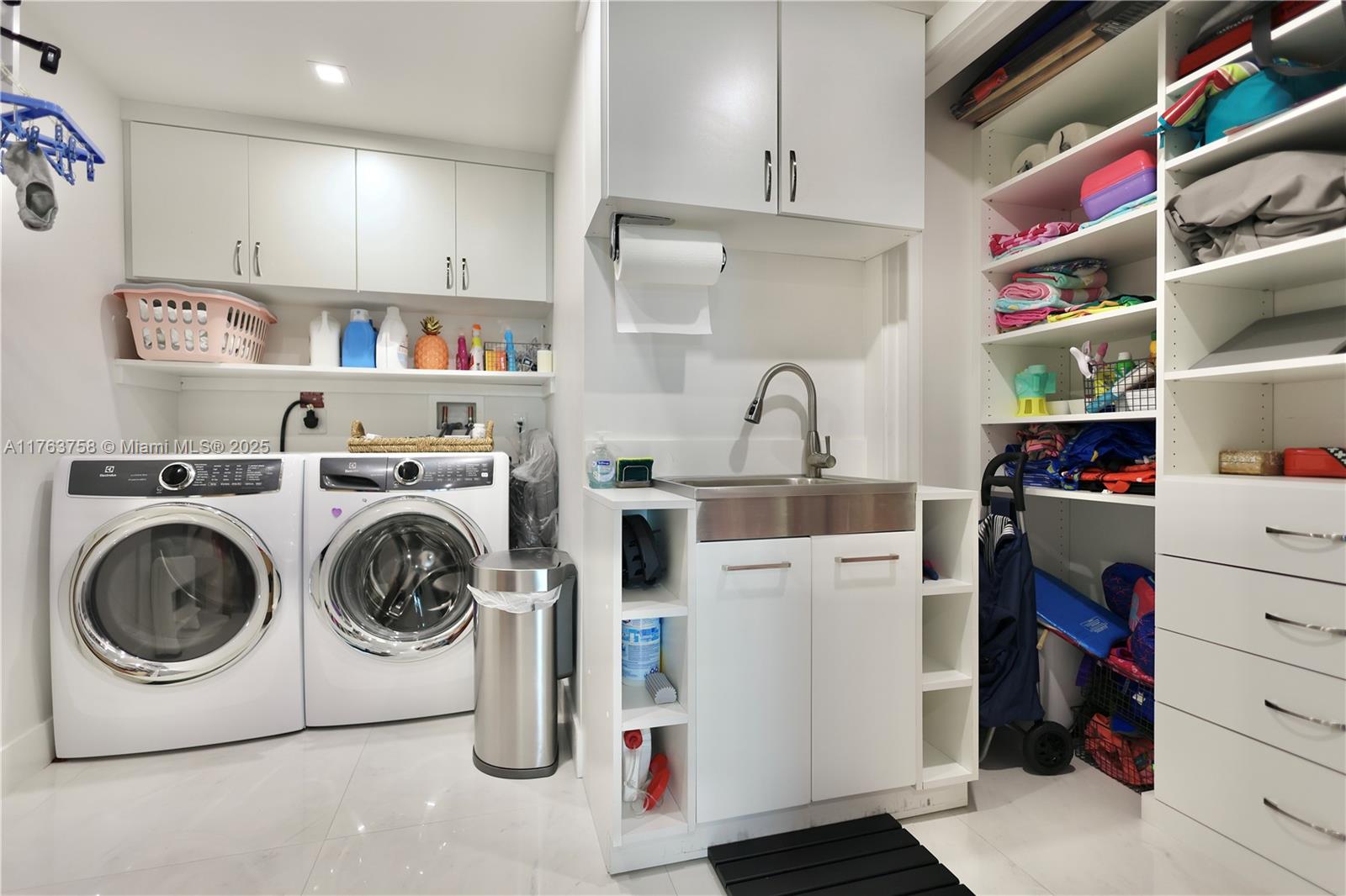 SABBIA BEACH CONDO - Residential