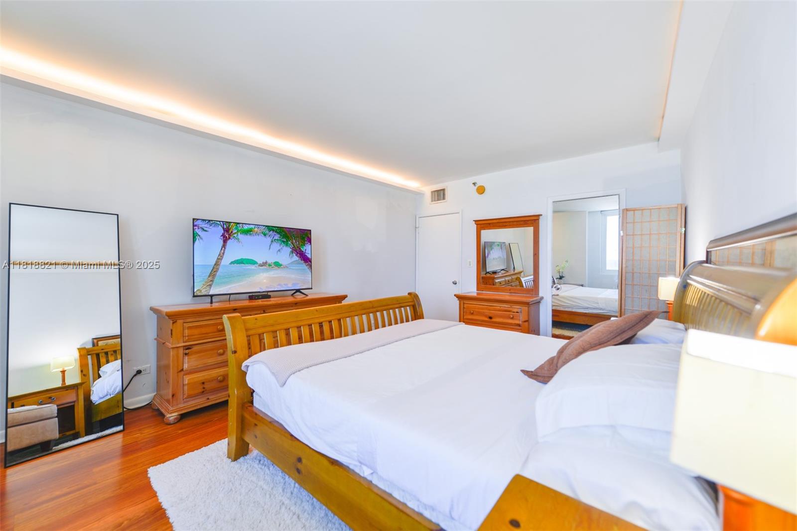 RONEY PALACE CONDO - Residential Lease