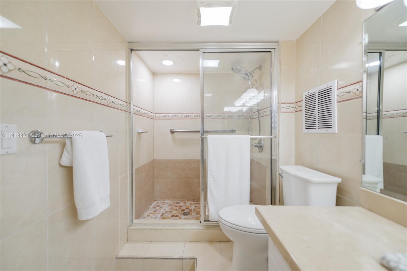 RONEY PALACE CONDO - Residential Lease