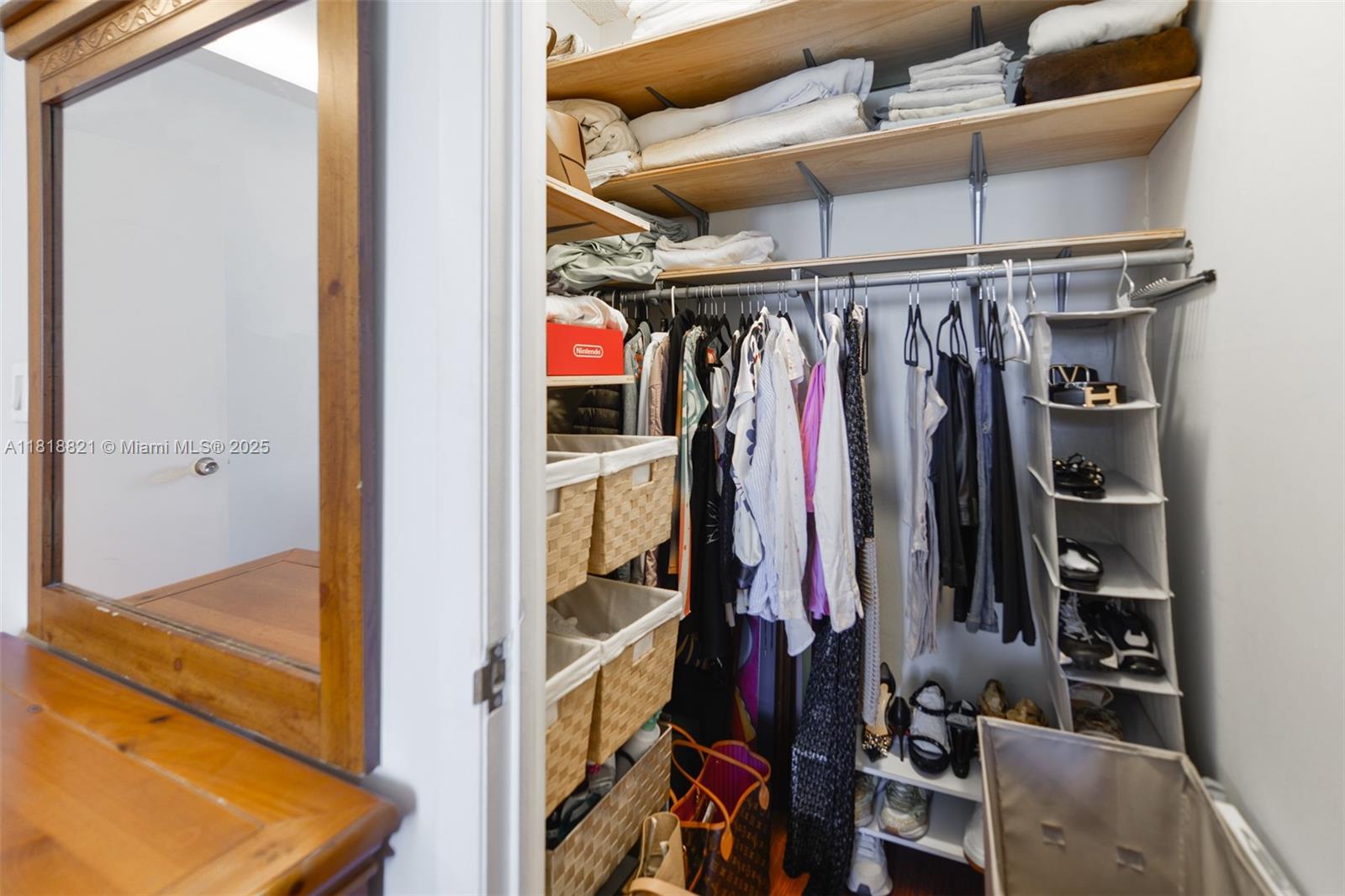 RONEY PALACE CONDO - Residential Lease