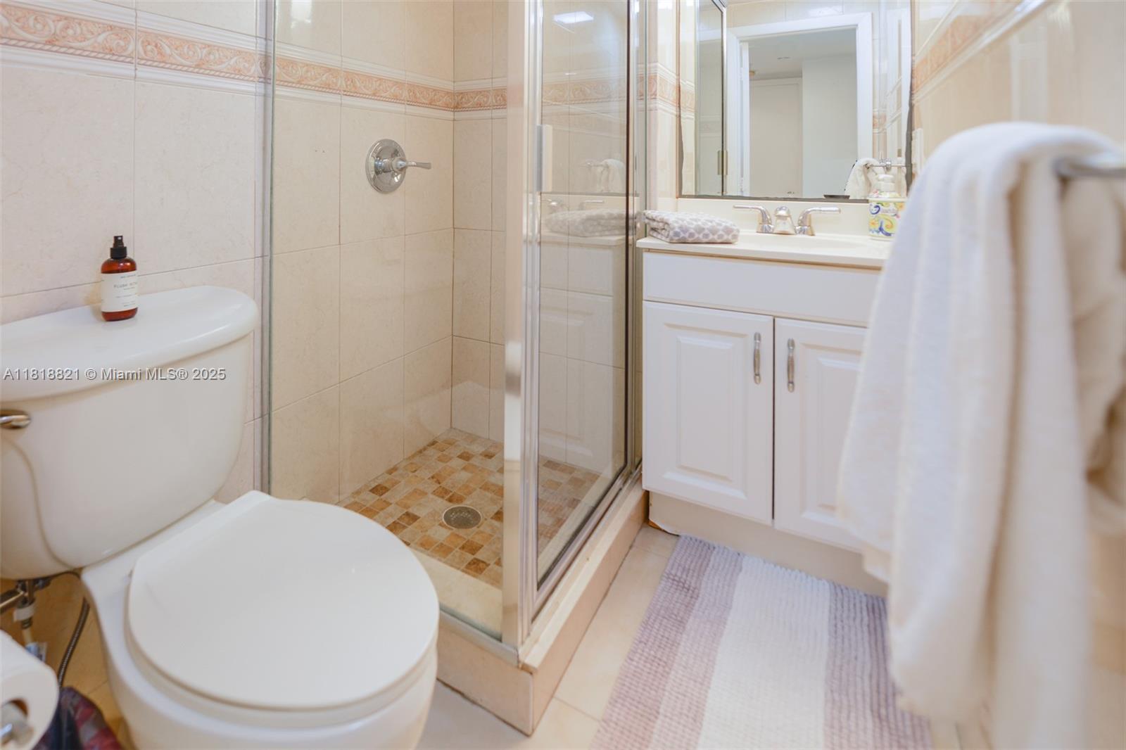 RONEY PALACE CONDO - Residential Lease