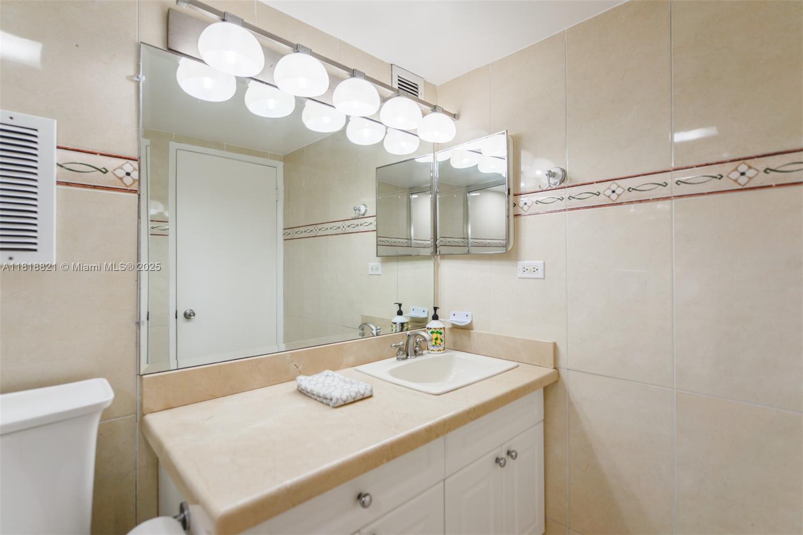 RONEY PALACE CONDO - Residential Lease