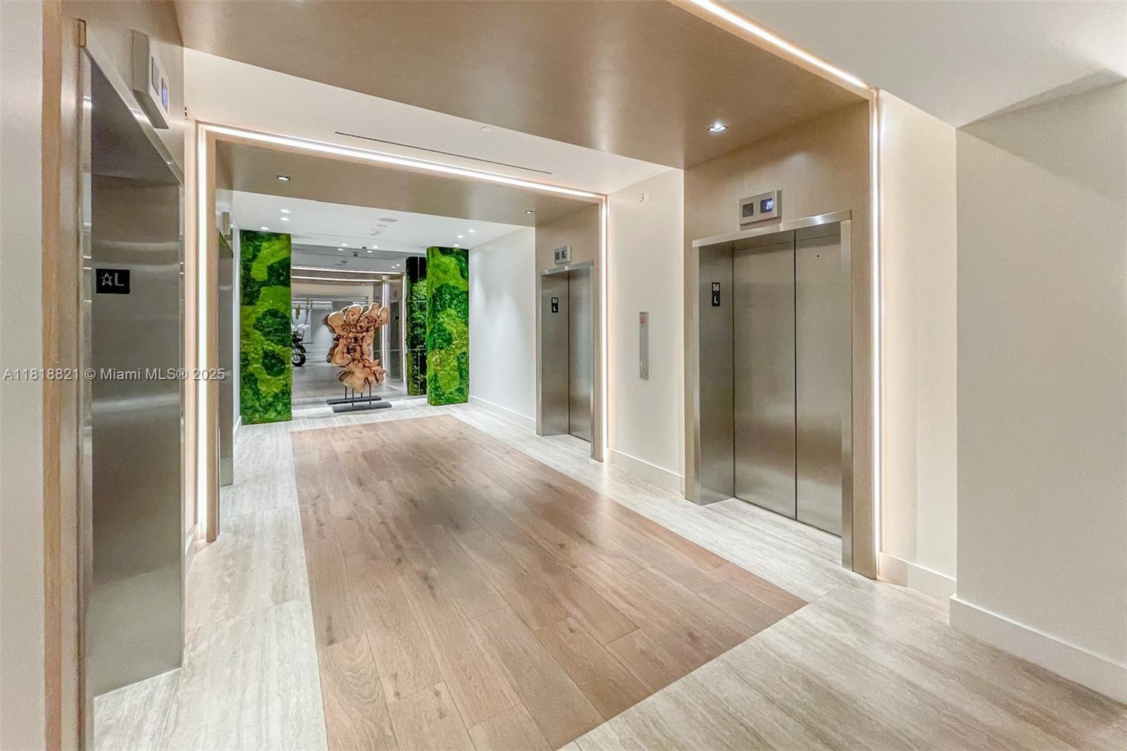 RONEY PALACE CONDO - Residential Lease