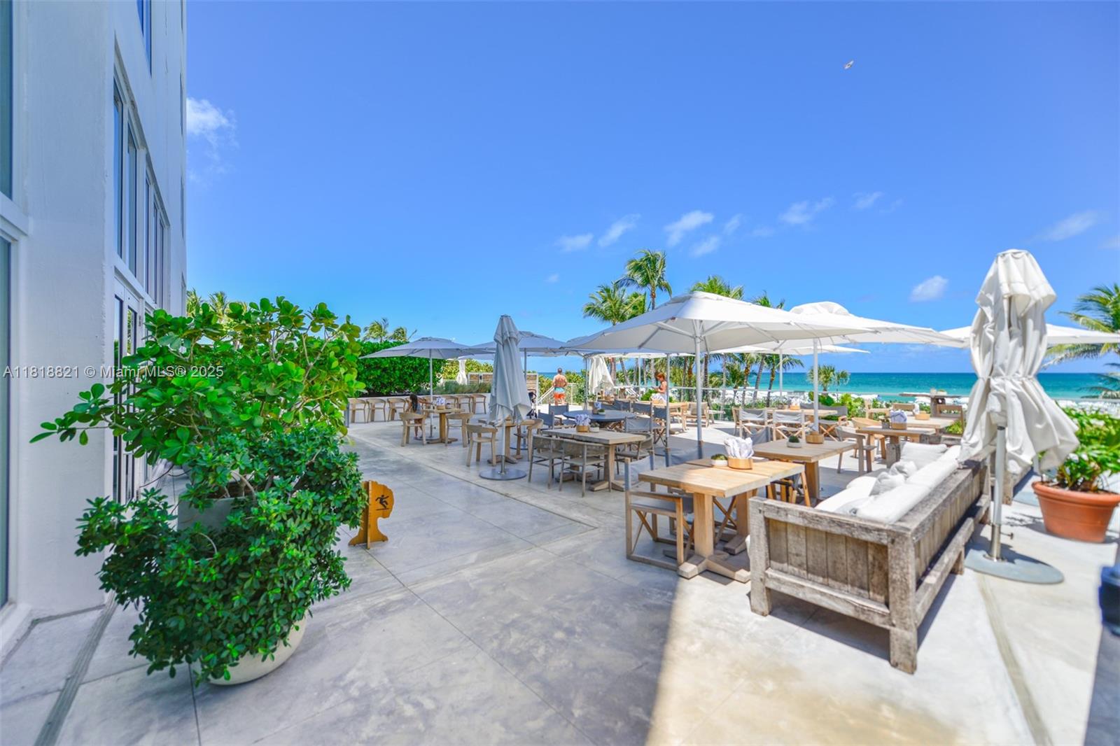 RONEY PALACE CONDO - Residential Lease