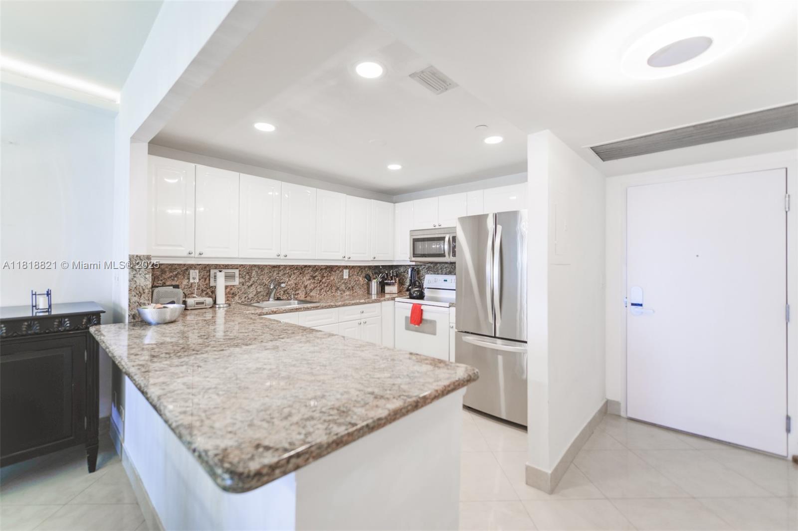 RONEY PALACE CONDO - Residential Lease