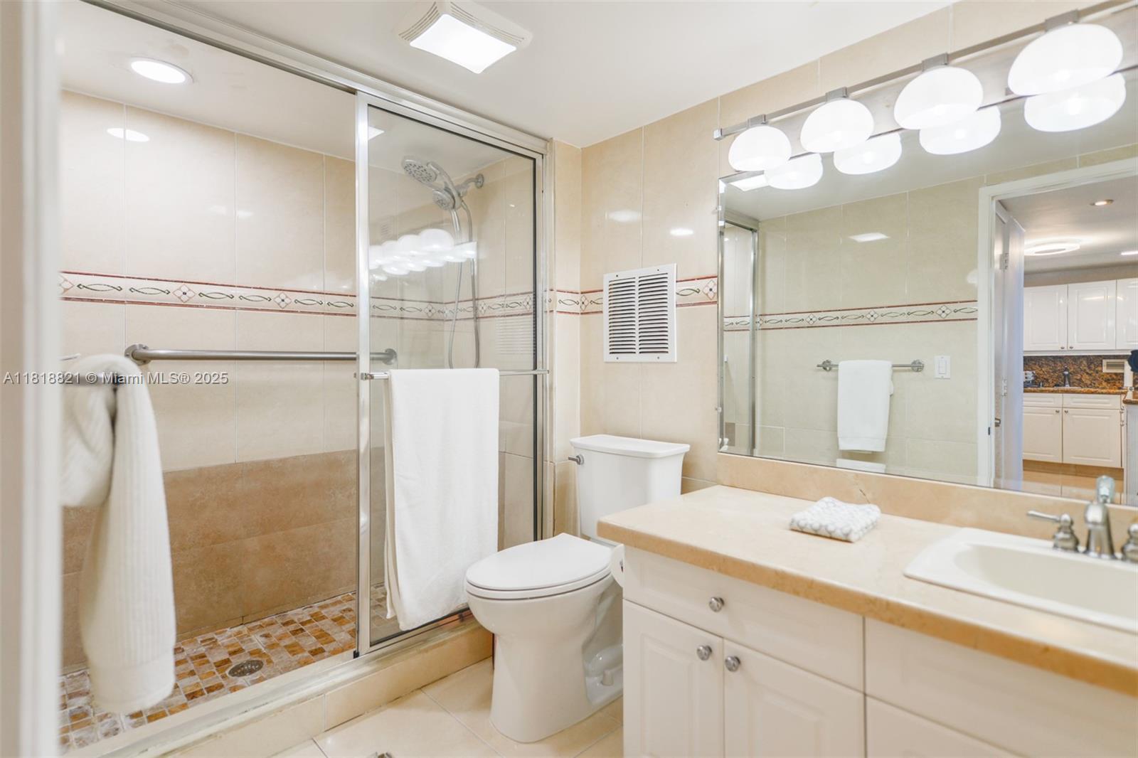 RONEY PALACE CONDO - Residential Lease