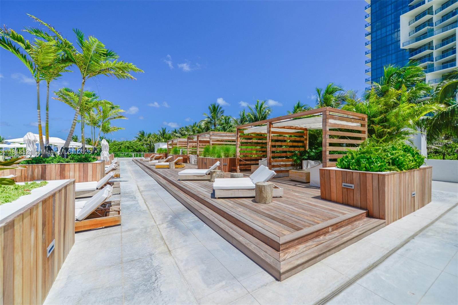 RONEY PALACE CONDO - Residential Lease